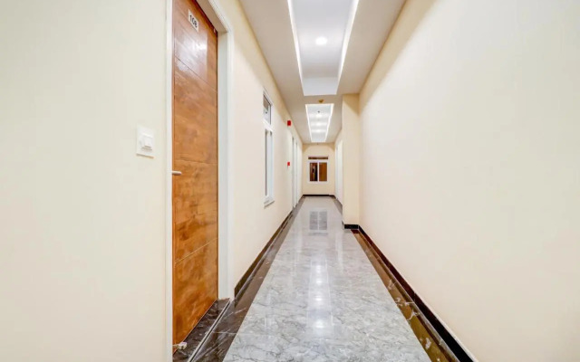 Collection O 76462 Pulpehladpur