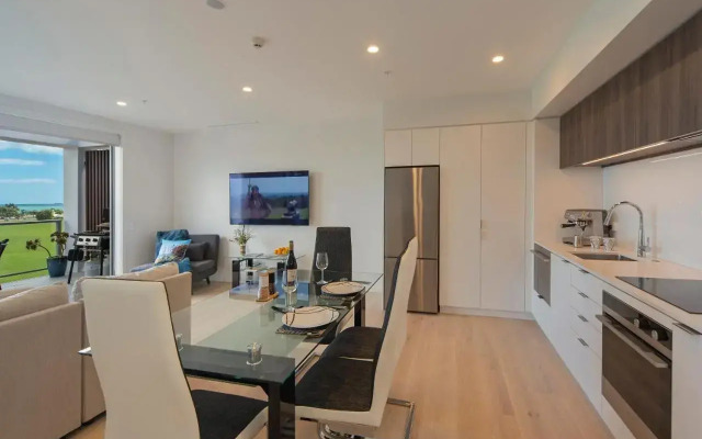 Tahunanui Oceanview Apartment