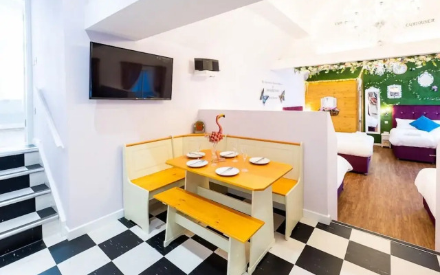 Honeypot House