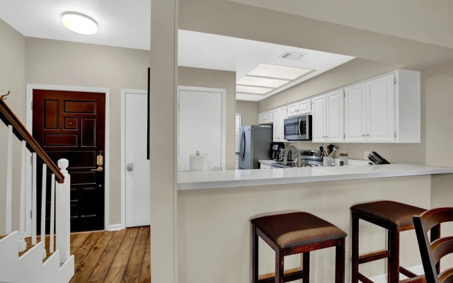 Luxury Riverfront Condo 1 BLK to Schlitterbahn!