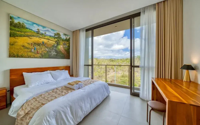 Damara Hill 11