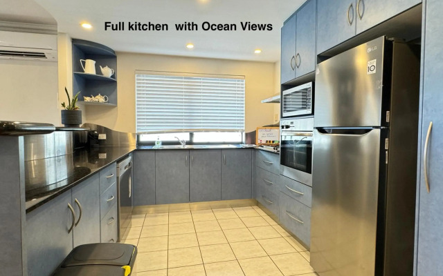 Townsville Lighthouse - 3/103 Strand