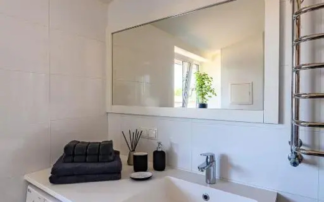 Modern studio - 10min walk to the sea