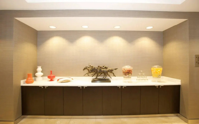 Courtyard by Marriott Louisville Airport