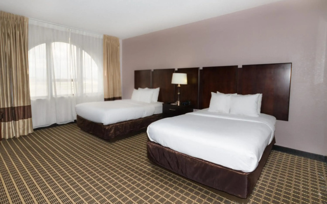 Clarion Inn & Suites Miami International Airport