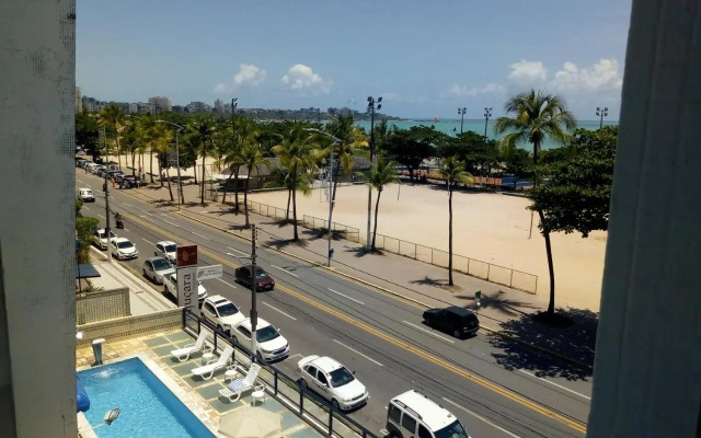 Flats a beira mar em hotel na pajuçara