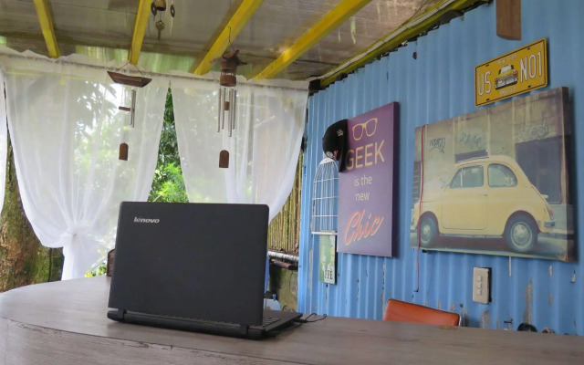 Mountain Breeze Hostel Tagaytay Center