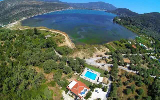 Vliho Bay Suites&Apartments
