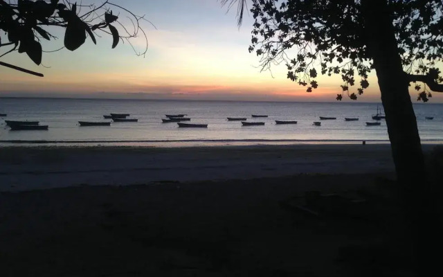 Ocean Breeze Lodge