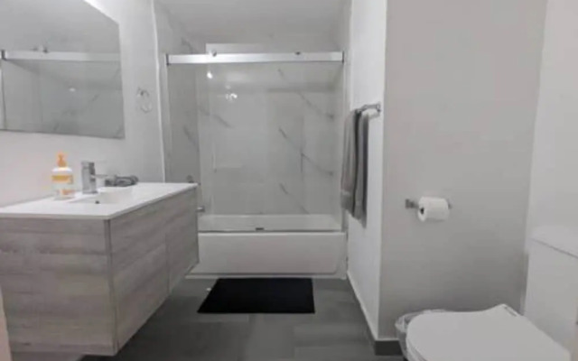 Pool Parking 2 Bedroom Retreat Sleeps 5