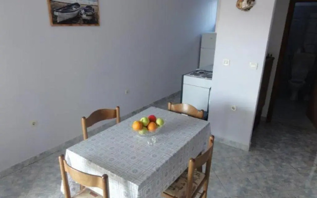 Rasin Apartments