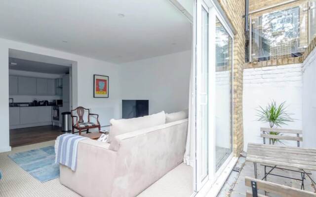 Beautifully Refurbished 2BD Flat- Clapham