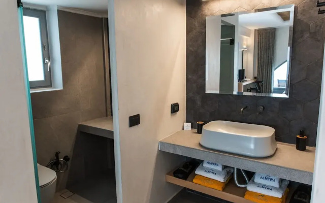 Almyra Oia Suites