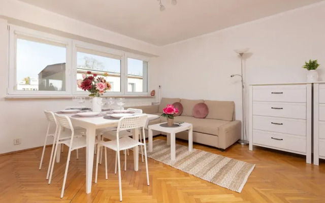 Warsaw Apartment Kasprowicza by Renters