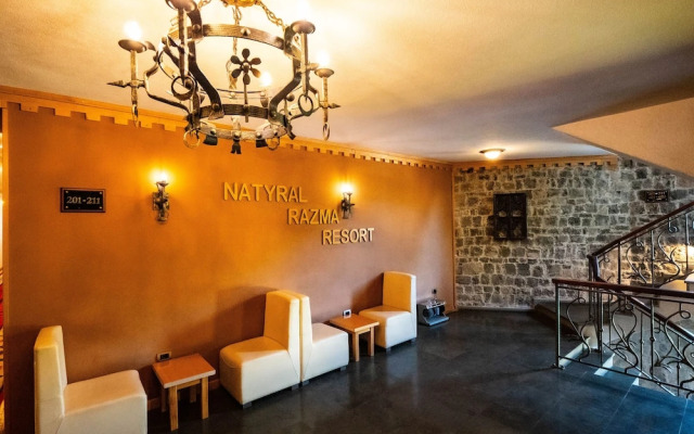 Natyral Razma Resort