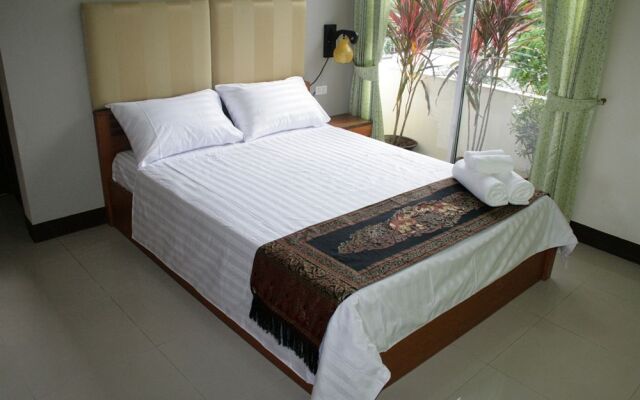 Bed & Breakfast - Baan Sabai De