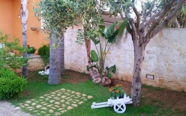 House With 2 Bedrooms in Scoglitti, With Wonderful sea View, Enclosed