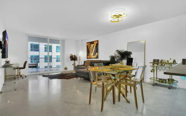 Zeus Sanctuary in Brickell Miami