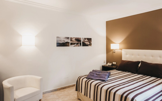 Minura Hotel Cala Galdana & Apartamentos