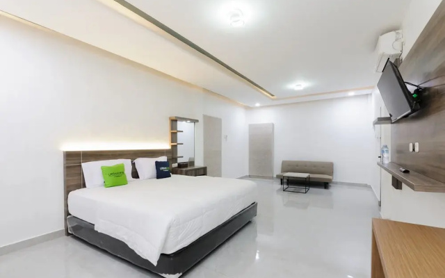 Urbanview near Syamsudin Noor Airport