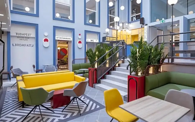 Maverick Athenaeum Hotel