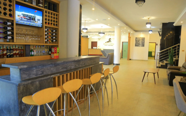 Black Horse Hotel Apartment