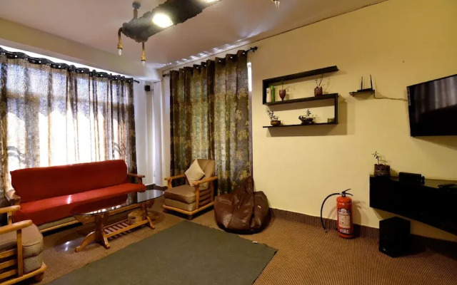 OYO 13350 Home Hill View Naggar Road