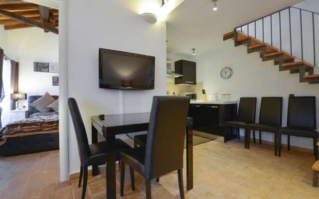 Ibernesi 1 Apartment