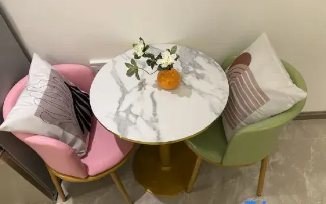Shiguang Lanyu Movie Apartment (Zhangjiagang Meilin Plaza)