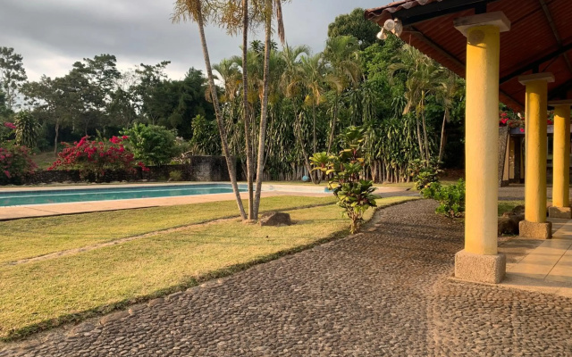 Casa 3 a 5 min del Irtra