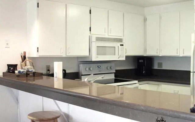Condo With Great Sunsets and Golf Course Views