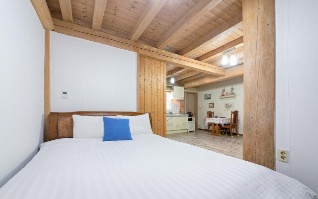 Ganghwa Izba Pension