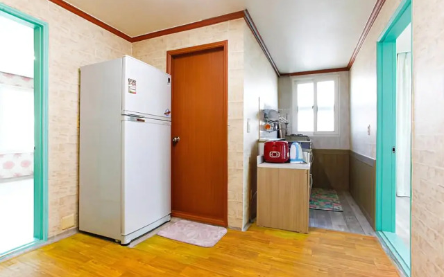 Seokcho Hometown Lodge Pension