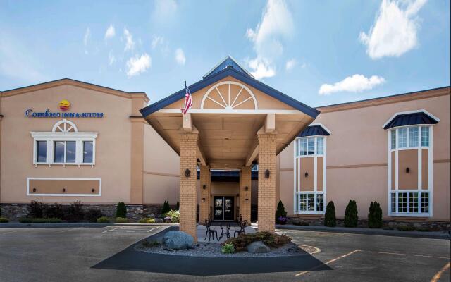 Comfort Inn & Suites Plattsburgh - Morrisonville