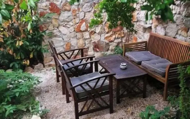 Charming Apartment Center Split Terrace & Parking