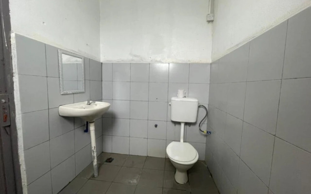 OYO Home 90349 Anique Hoemstay