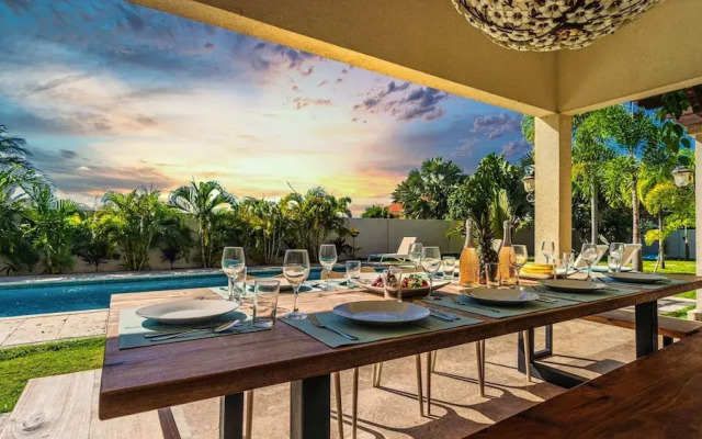 Upscale Ocean View Villa With Pool + Outdoor Kitchen