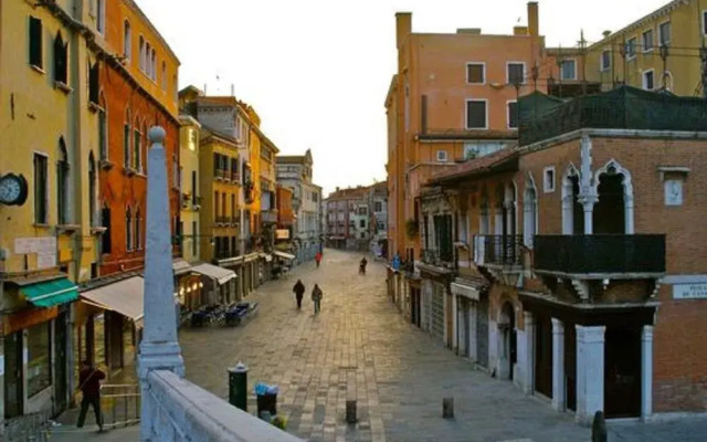 Luxury Venice Apartments