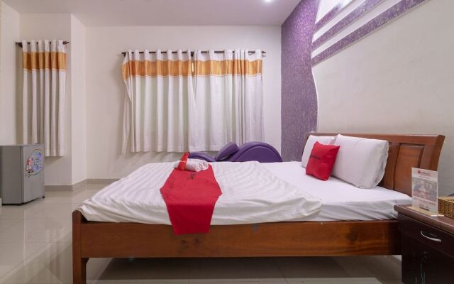 RedDoorz near Tan Huong Market 2