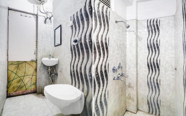 OYO 82131 Sahani Guest House