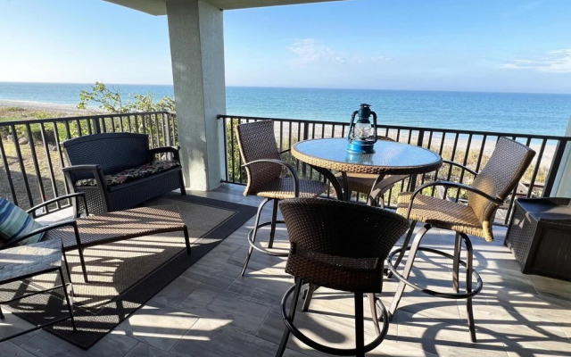 Endless Water Views in Manasota Key