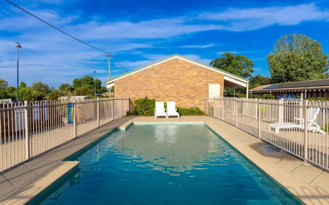 All Travellers Motor inn