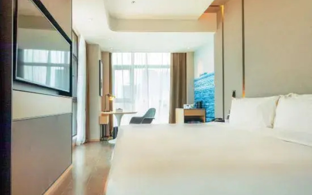 Atour Hotel Shenzhen Longgang Shiyaling Metro Station
