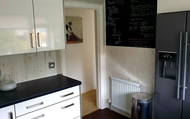 3 Bed House Stunning Views And Free Parking