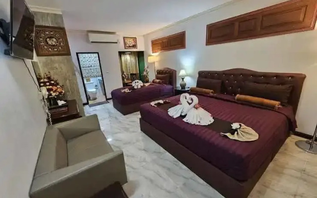 Chiangmai Lanna & Modern Loft  Hotel