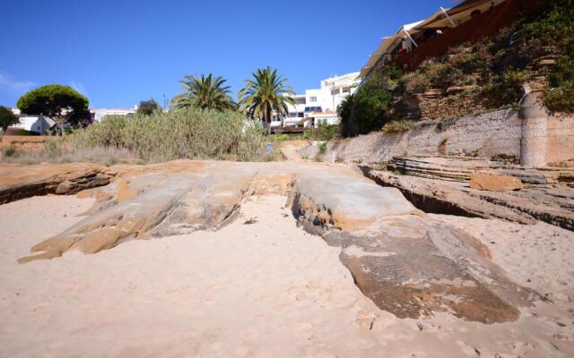 Luz Beach Oceanfront Apartment