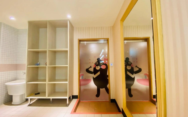Heybear Capsule Hotel