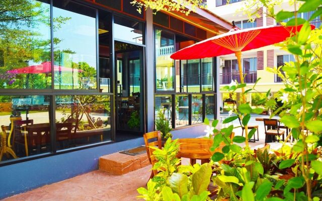 Nantharom Hotel and Restaurant