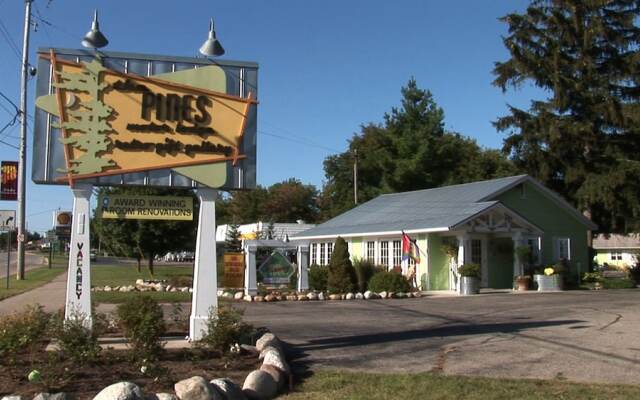 The Pines Motorlodge