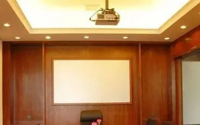 Ganlanba Spa & Resort Hotel